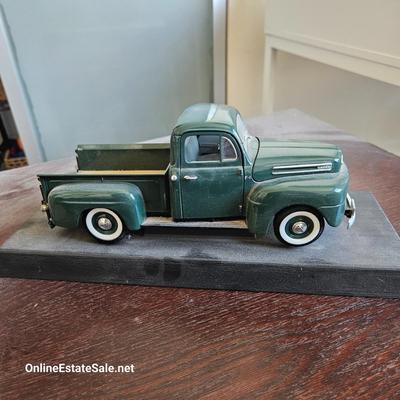 MODEL TRUCK