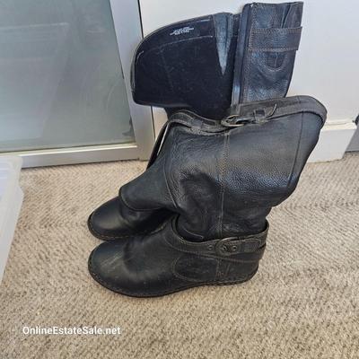 BLACK BOOTS