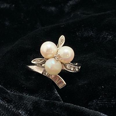 Lot 78: Genuine Pearl & Diamond 14k White Gold Ring: Tw 5.24g, Sz 5.5