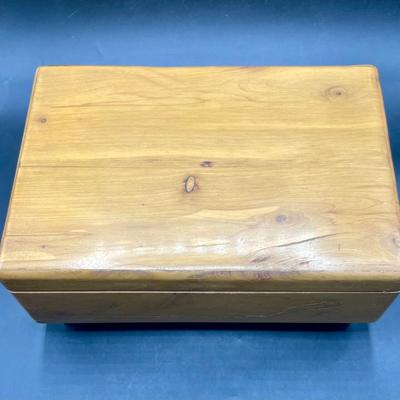 Cedar Trinket/Sewing Box with Hinged Lid