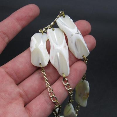 Vintage Gold Tone Chain and Polished Shell Necklace Costume Jewelry