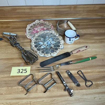 Vintage kitchen items