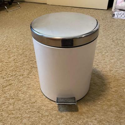 PERSIAN STYLE RUG AND A SMALLER STEP TRASH CAN