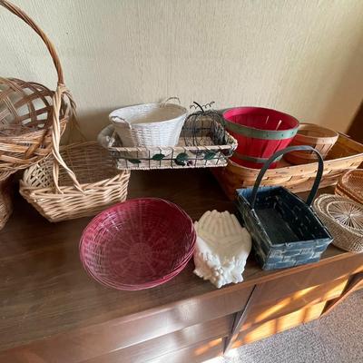 WICKER, WOOD AND METAL BASKETS