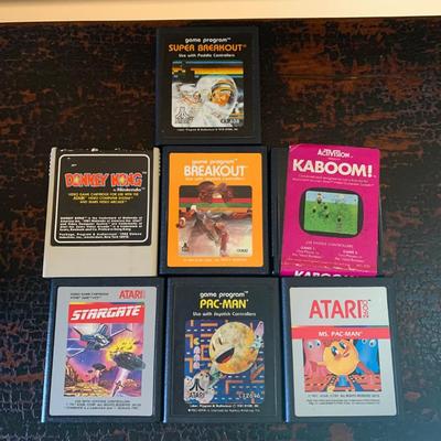 Lot 511: Vintage Atari 2600, Games, Controls (2) & Paddles