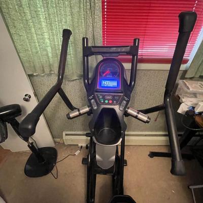 LIKE NEW BOWFLEX MAX TRAINER M6