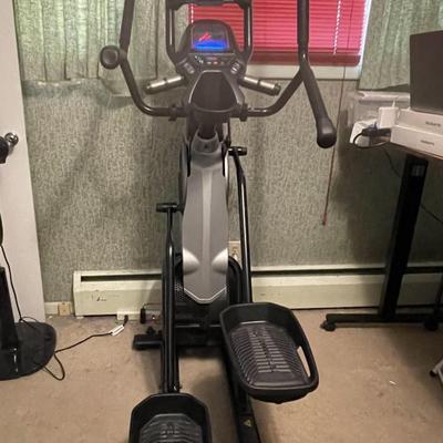 LIKE NEW BOWFLEX MAX TRAINER M6