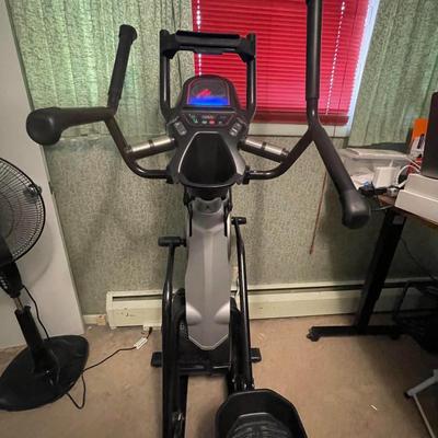 LIKE NEW BOWFLEX MAX TRAINER M6