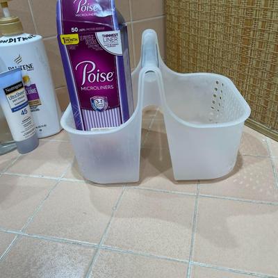 TOILETRIES AND MAKEUP BAGS