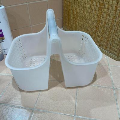 TOILETRIES AND MAKEUP BAGS