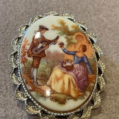 Vintage Gerryâ€™s porcelain brooch