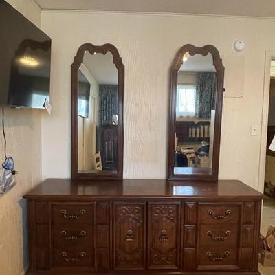 THOMASVILLE 9 DRAWER DRESSER WITH 2 MIRRORS