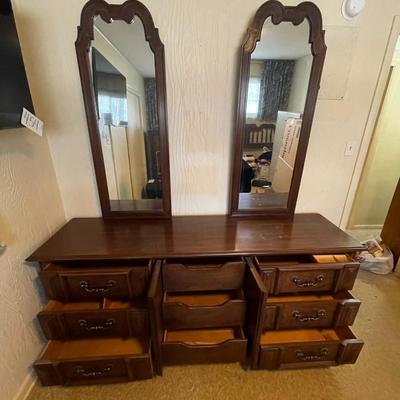 THOMASVILLE 9 DRAWER DRESSER WITH 2 MIRRORS