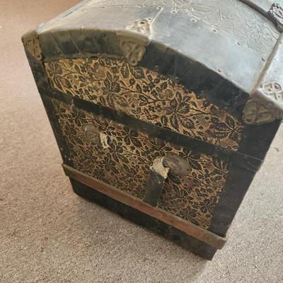 Antique Victorian Dome Hump back Steamer Trunk