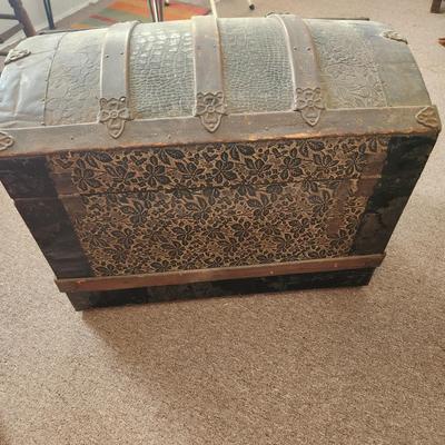 Antique Victorian Dome Hump back Steamer Trunk