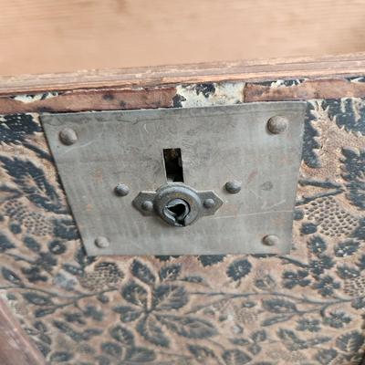 Antique Victorian Dome Hump back Steamer Trunk