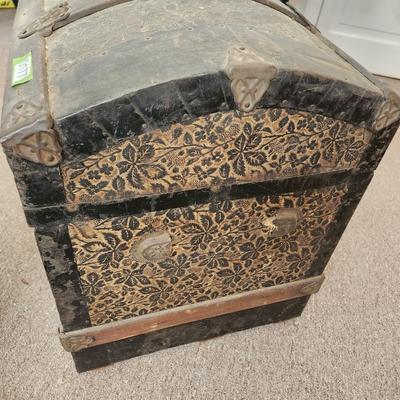 Antique Victorian Dome Hump back Steamer Trunk