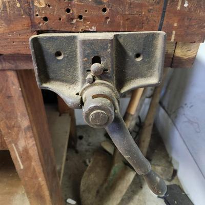 Vintage Large Workshop Wood Beach w 2 Bench Vises