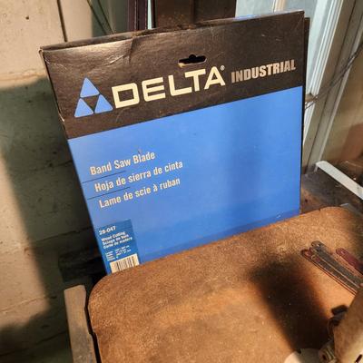 Vintage Delta Band Saw with Stand works