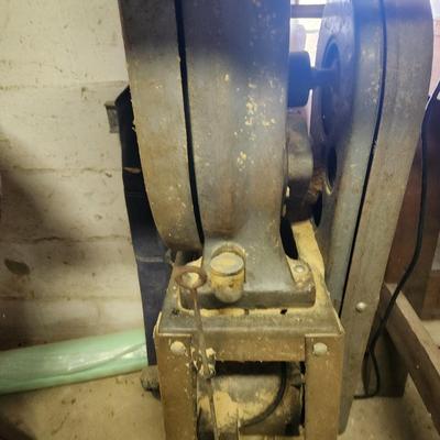 Vintage Delta Band Saw with Stand works