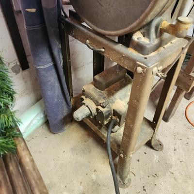 Vintage Delta Band Saw with Stand works