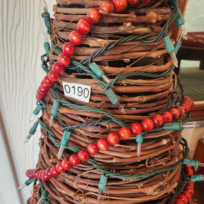 Vintage Grapevine Christmas Tree Light do not works. 36" tall 17" dia base