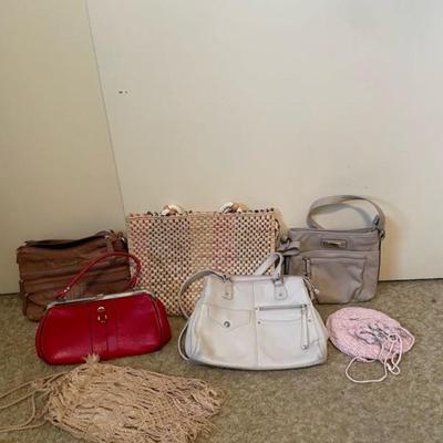VARIETY OF PURSES AND BAGS