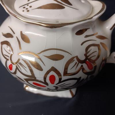 PRICE KENSINGTON TRAPOT, FOOTED DISH AND CREAM/SUGAR SET