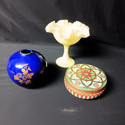 FENTON STEMMED DISH, ROUND VASE AND TIN