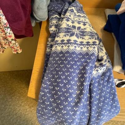 LADIES CLOTHES MEDIUM - XLARGE