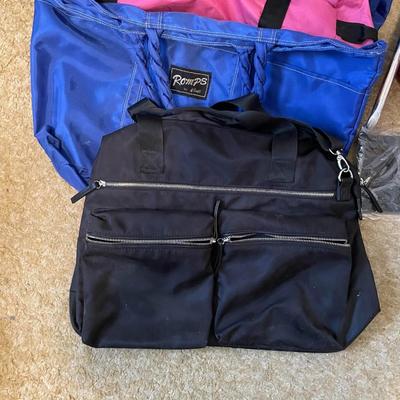 LUGGAGE CART AND SEVERAL TOTES/BAGS