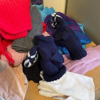 KNIT SCARVES AND GLOVES