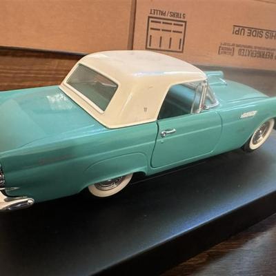 10 1955 Ford Thunderbird Die Cast Car