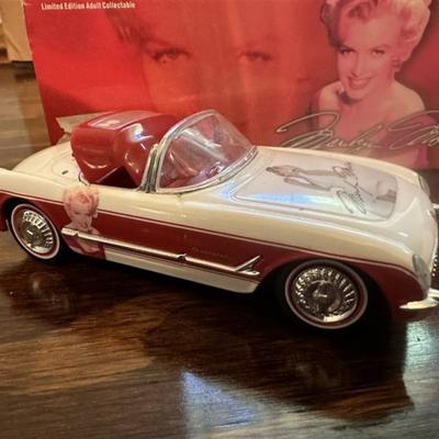 15 Marilyn Monroe NIB 1953 Chevy. Corvette LE Die Cast Car