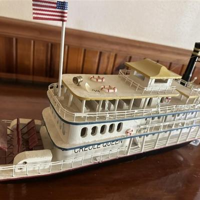 94 Queen Creole Wooden Lighted Boat