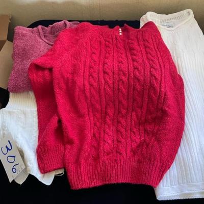 LADIES SWEATERS SIZE LARGE