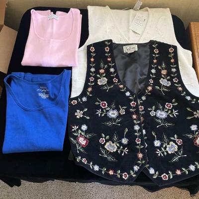 LADIES VESTS AND TANK TOPS SIZE LARGE