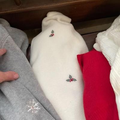 LADIES LARGE SWEATERS