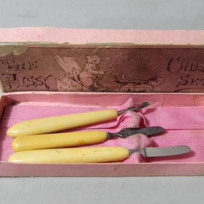 1900 Ivory Ray-o-lin Manicure Items