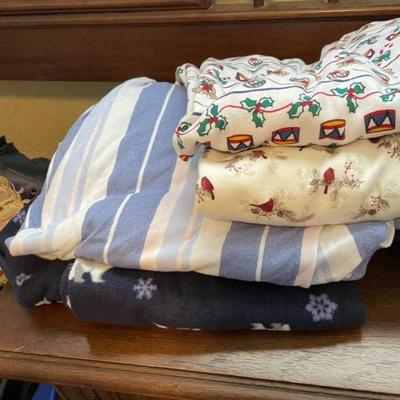 LADIES PANTS AND SHIRTS SIZE XL