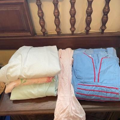 MISC LADIES CLOTHES SIZE LARGE