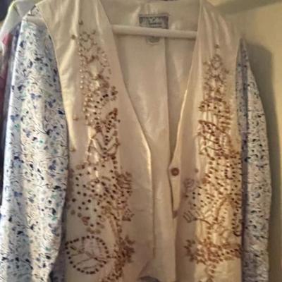 LADIES SHIRTS AND VEST SIZE MEDIUM