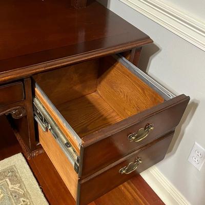 LEXINGTON ~ PALMER HOME COLLECTION ~ Inlaid Mahogany Claw Foot Office Desk