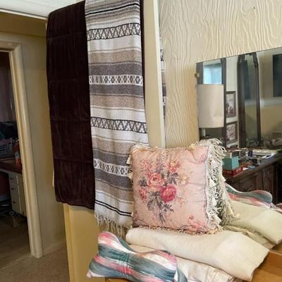 2 THROW & 3 HOSPITAL BLANKETS PLUS PILLOWS