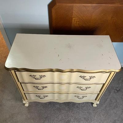 Vintage French Provincial Bachelor's Chest / Bureau