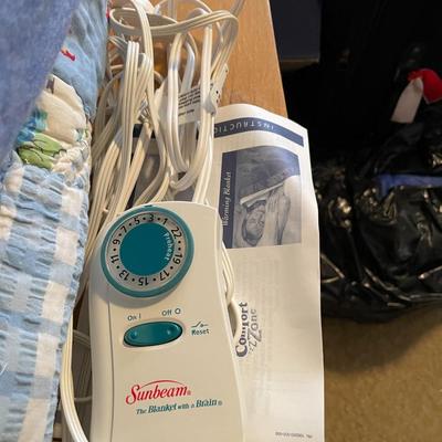 TWIN HEATED BLANKET, PICNIC BLANKET IN TOTE AND A ROUGH HANDMADE QUILT