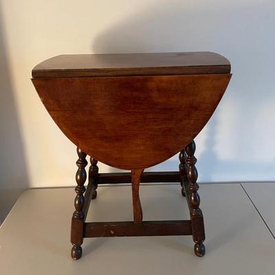 Antique / Vintage Drop Leaf Side Table