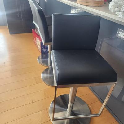 SET OF 3 BARSTOOLS