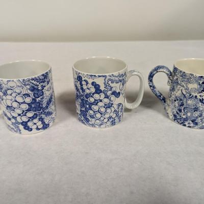 Chintzware Laura Ashley & The Spode Blue Room Collection Grapes Mugs