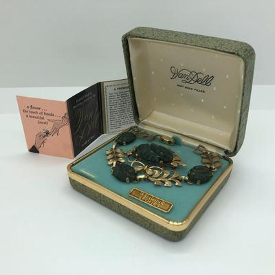 LOT 3J: Vintage Van Dell 12k Gold Filled & Natural Carved Jade Brooch & Bracelet Set in Original Packaging